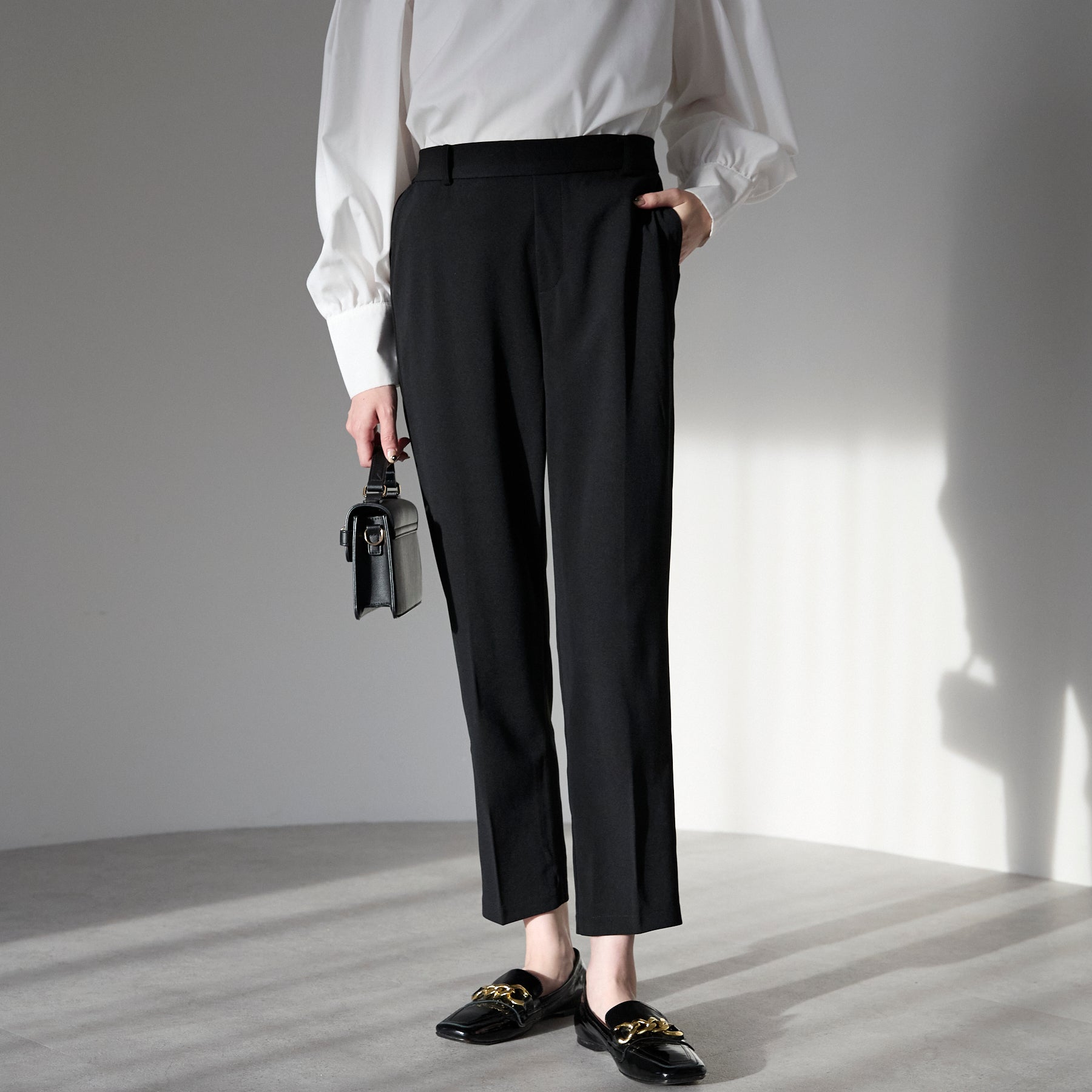 'ご機嫌'パールスリットブラウスセットアップ