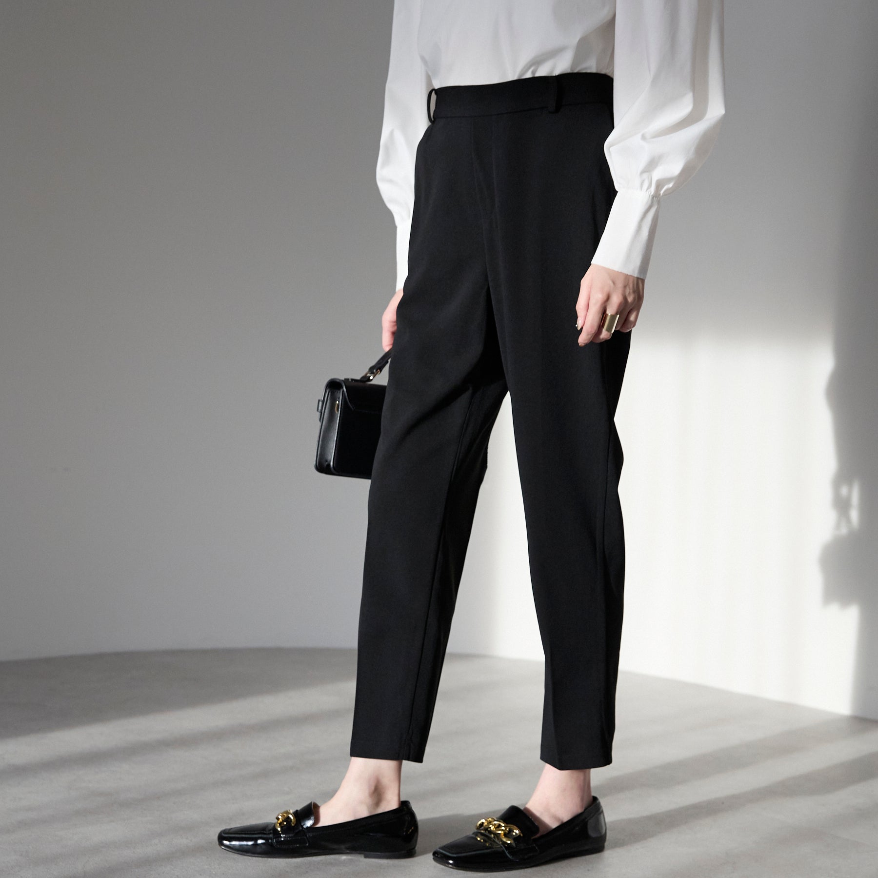 'ご機嫌'パールスリットブラウスセットアップ