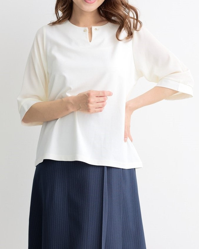 アクセサリー付きポンチブラウス