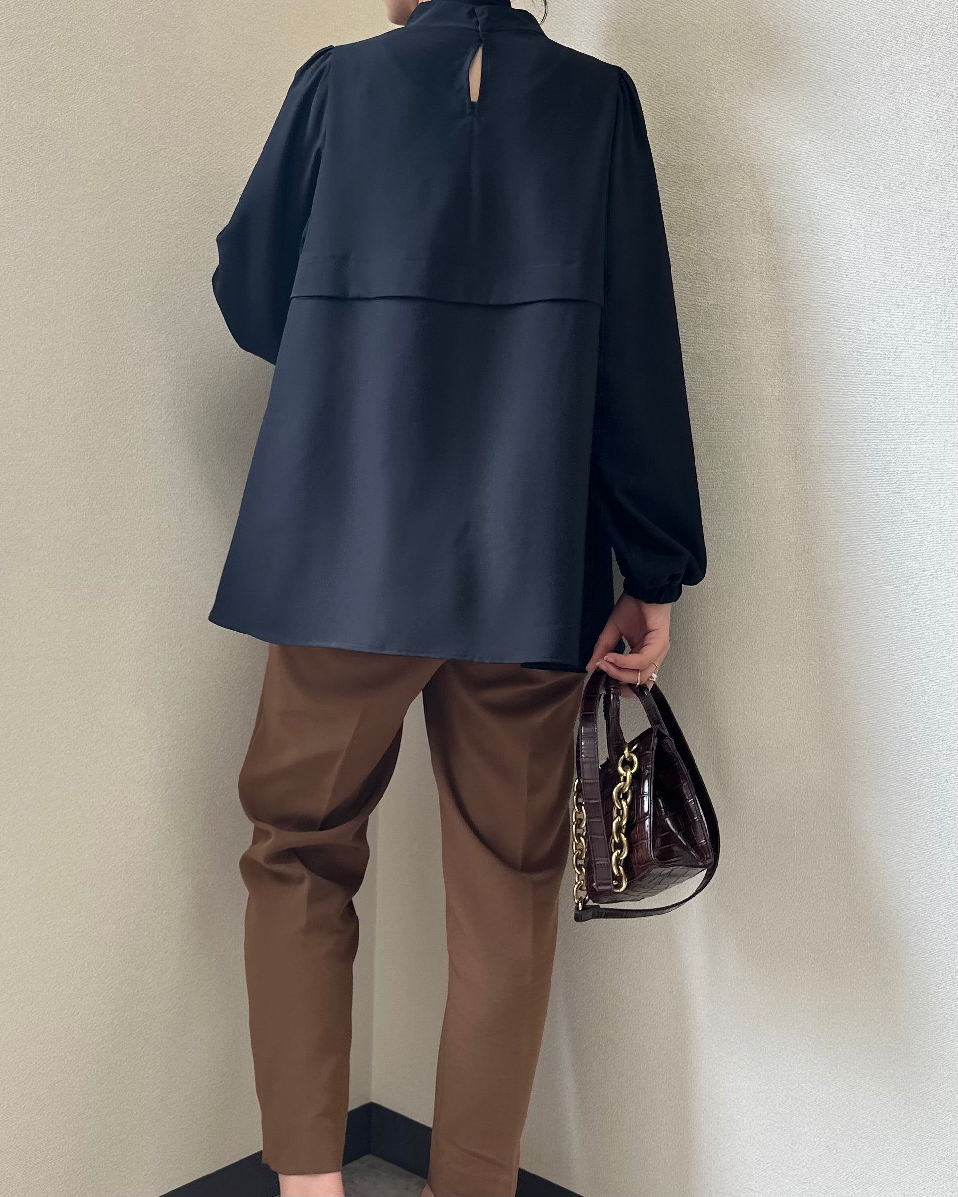 Beauty Fit タイ付プリーツブラウス
